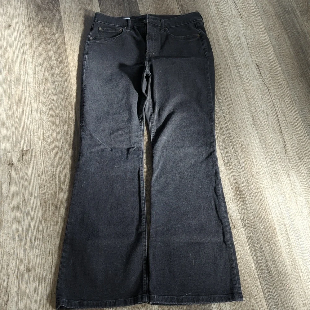 Gap Flare High Rise - Picture 2 of 6